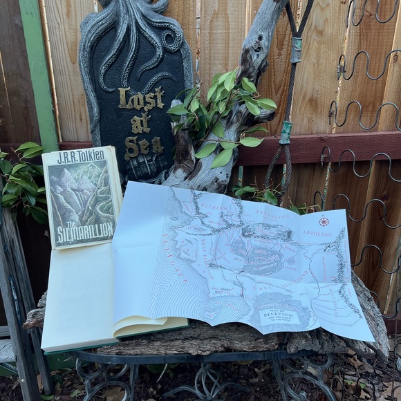 Vintage 1977 1st Printing of J. R. R. Tolkien “The Silmarillion” - Picture 4 of 8